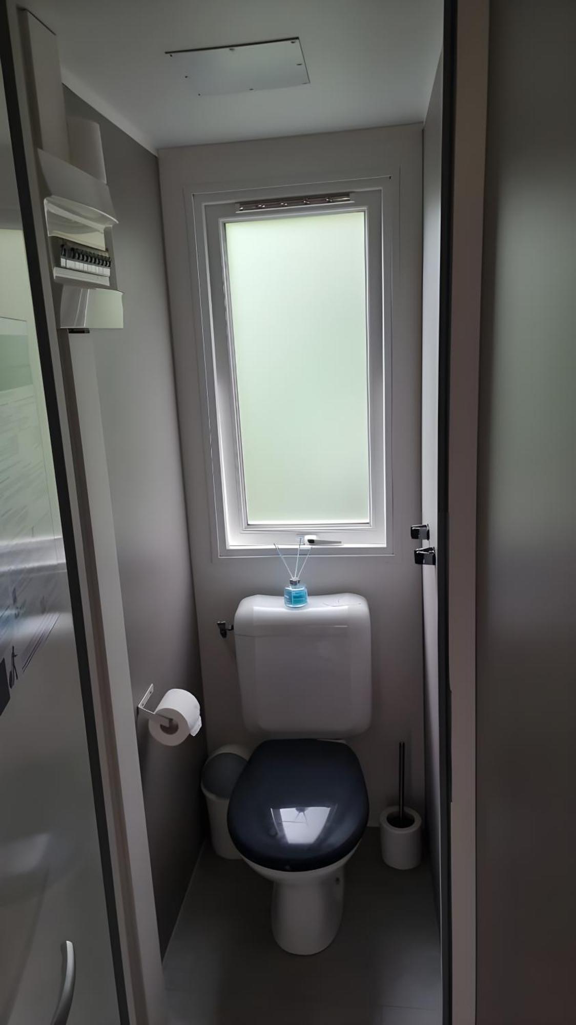 Cozy Tiny Solhouse 7 - Near Groningen - 5 Star Location Lägenhet Kropswolde Exteriör bild